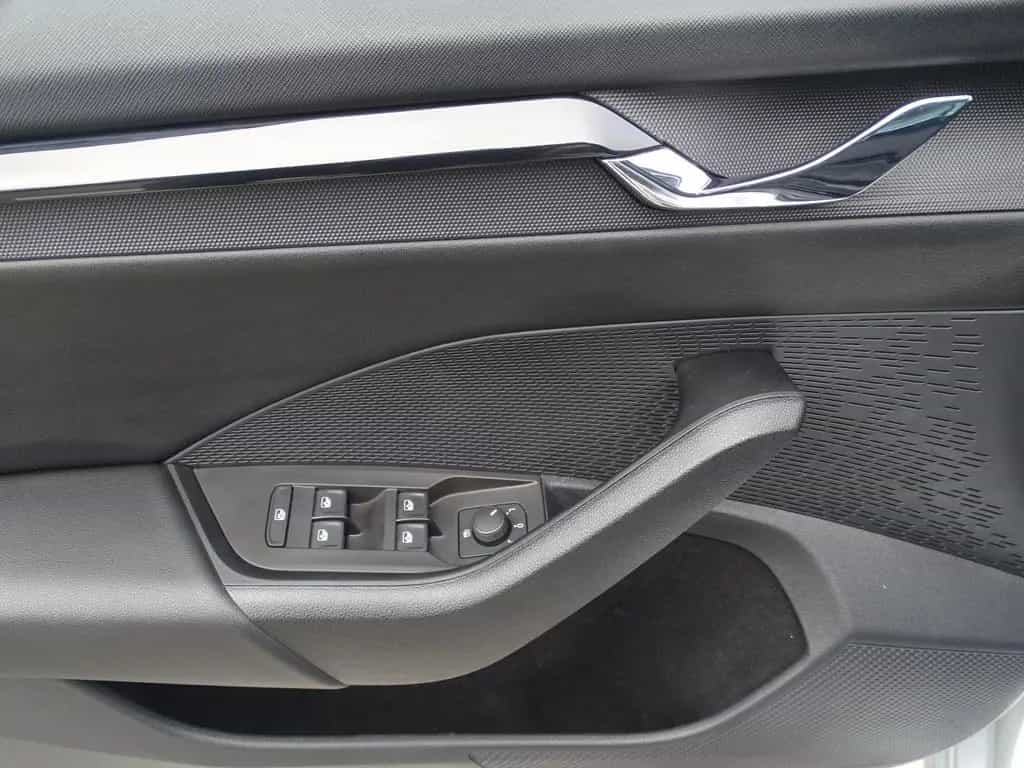 Skoda Octavia 1.0 Active*LED*SMART LINK*DAB*SHZG*RFK* 04/2021-photo-9