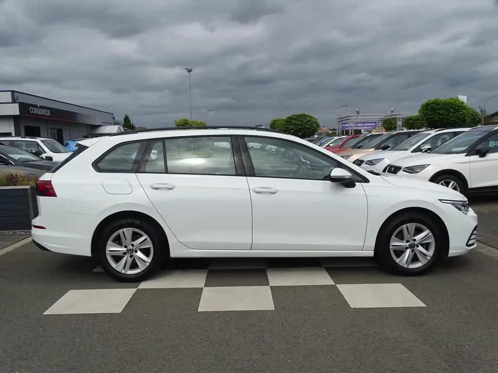 Volkswagen Golf 1.0 TSI Life*DAB*LED*APP CONNECT*PDC*ACC* 06/2021-photo-4