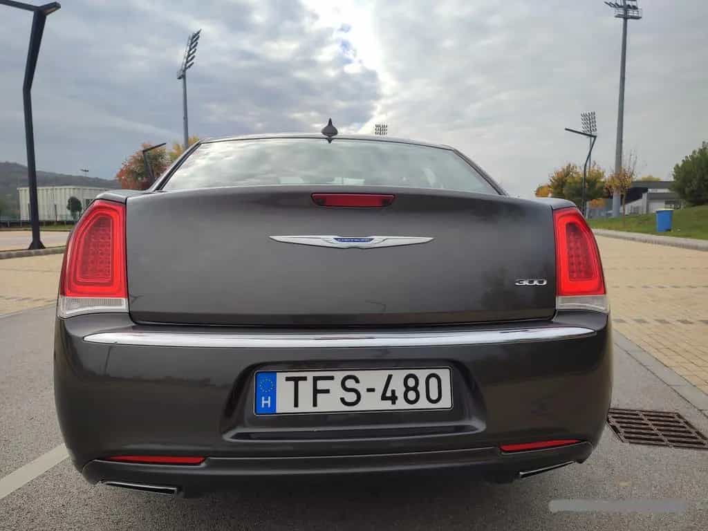 Chrysler 300C 07/2017-photo-4
