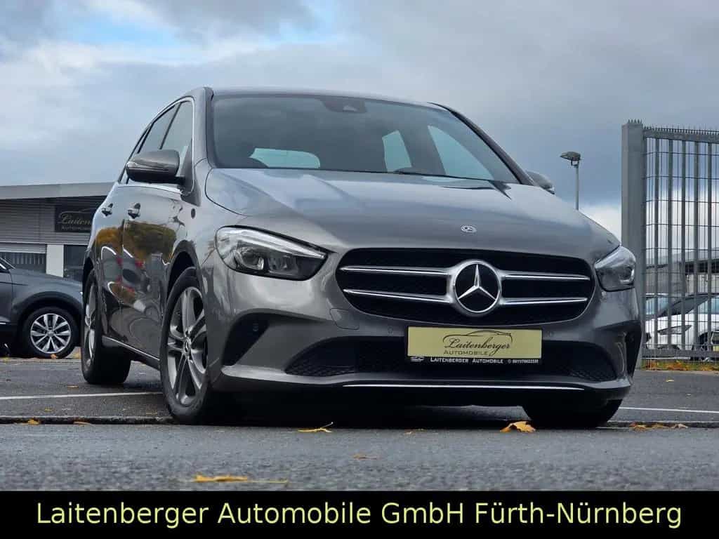 Mercedes-Benz B 220 4Matic*ACC*LED*MBUX*NAVI*LEDER*KAMERA*AHK 06/2019-photo-2