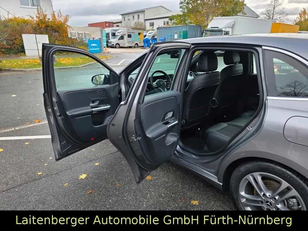 Mercedes-Benz B 220 4Matic*ACC*LED*MBUX*NAVI*LEDER*KAMERA*AHK 06/2019-photo-31