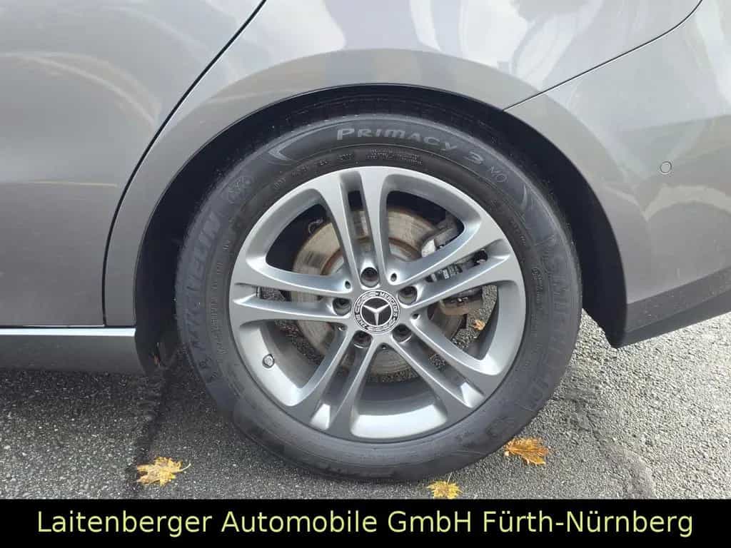 Mercedes-Benz B 220 4Matic*ACC*LED*MBUX*NAVI*LEDER*KAMERA*AHK 06/2019-photo-47