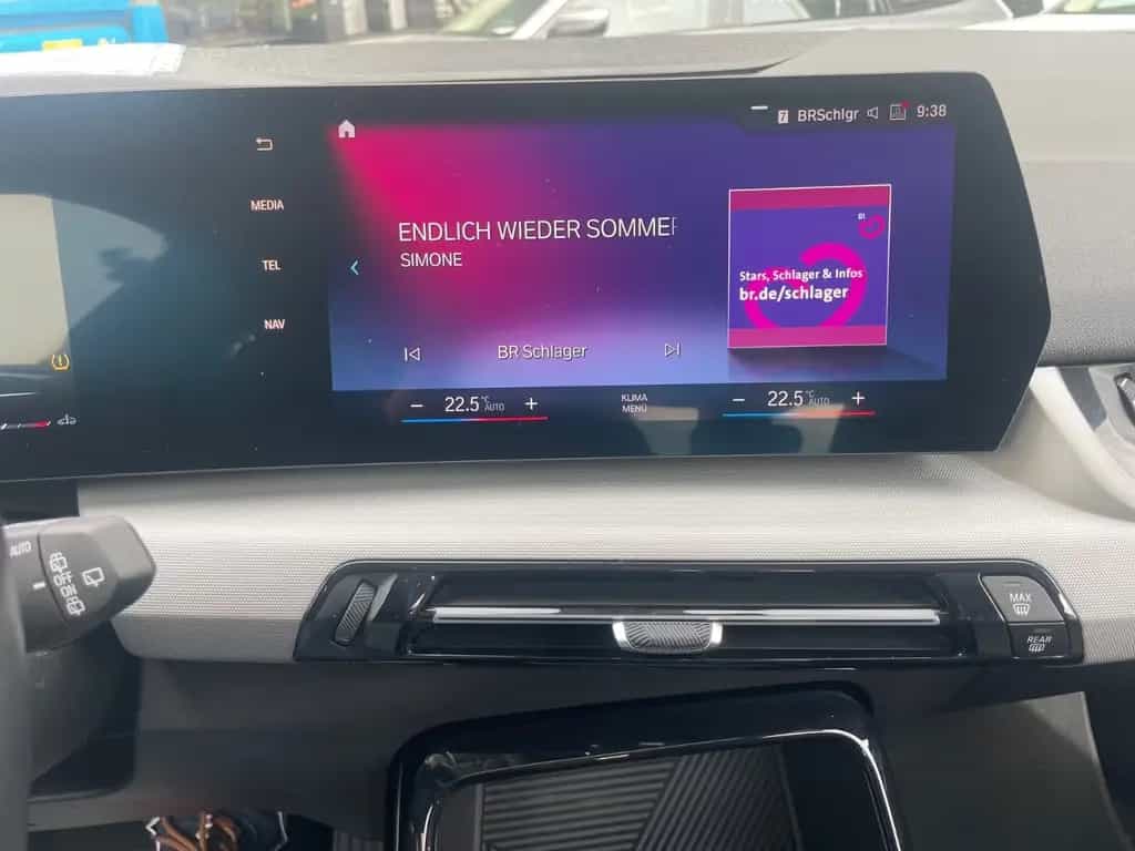 BMW 218 Active Tourer 218iA ACTIVE TOURER U06/LC+/LED/PANO/SHZ+LHZ 03/2023-photo-10