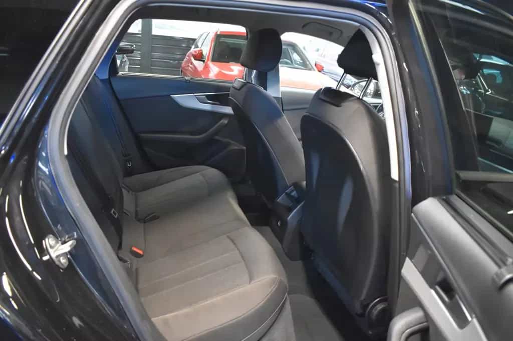 Audi A4 Avant 35 TFSI*LED*NAVI*SHZ*PDC*ALU* 08/2022-photo-4