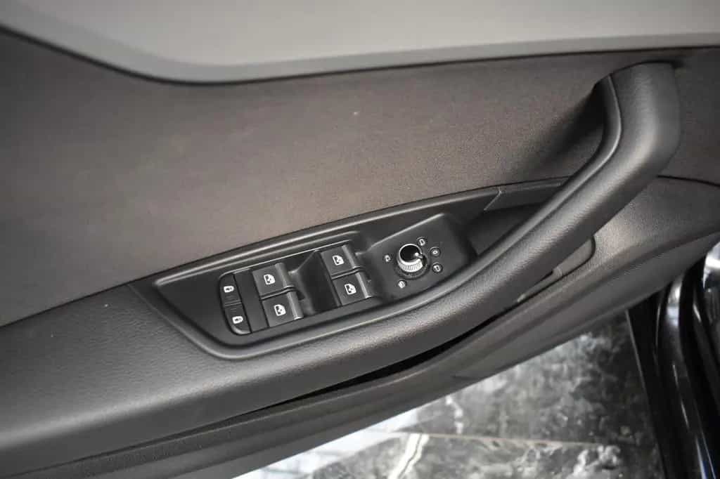 Audi A4 Avant 35 TFSI*LED*NAVI*SHZ*PDC*ALU* 08/2022-photo-9