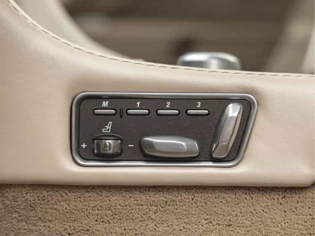 Aston Martin Lagonda Taraf - EU-Registration 02/2015-photo-33