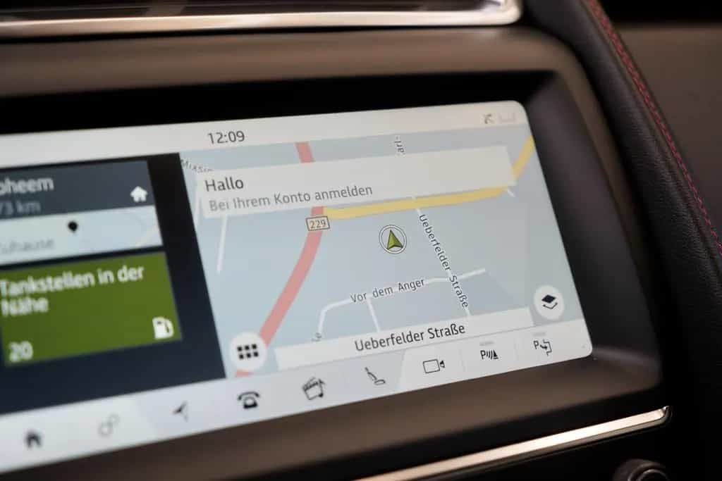 Jaguar E-Pace AWD Aut.*2.HD *ACC *Memory *Pano *H-UP 06/2018-photo-14