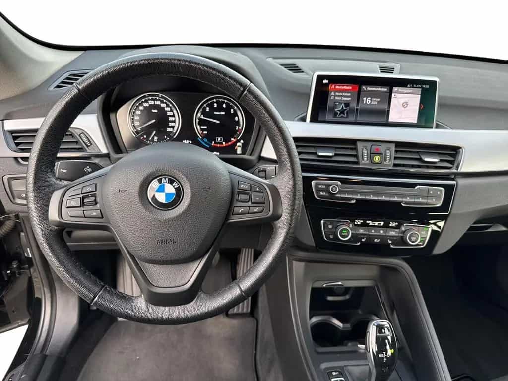 BMW X1 sDrive18i AHK RFK LORDOSE LED SHZ 12/2021-photo-11