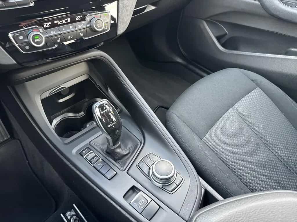BMW X1 sDrive18i AHK RFK LORDOSE LED SHZ 12/2021-photo-13