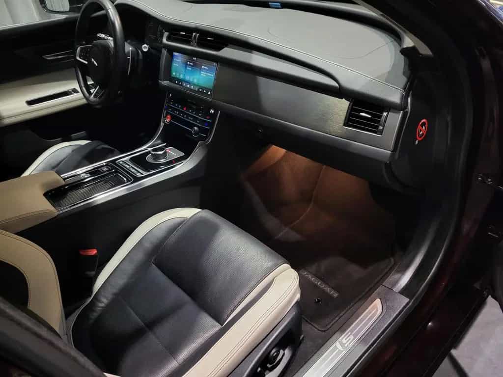 Jaguar XF 30D S *TOP Ausstattung* 03/2018-photo-15