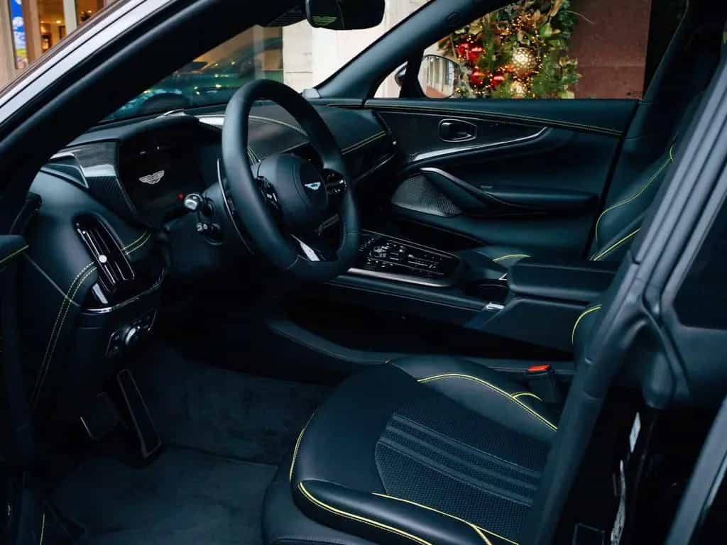 Aston Martin DBX 4.0 V8 DBX707 05/2025-photo-1