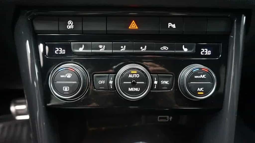 Volkswagen T-Roc Sport 4Motion *Autom.*Navi*Kamera* 04/2018-photo-18
