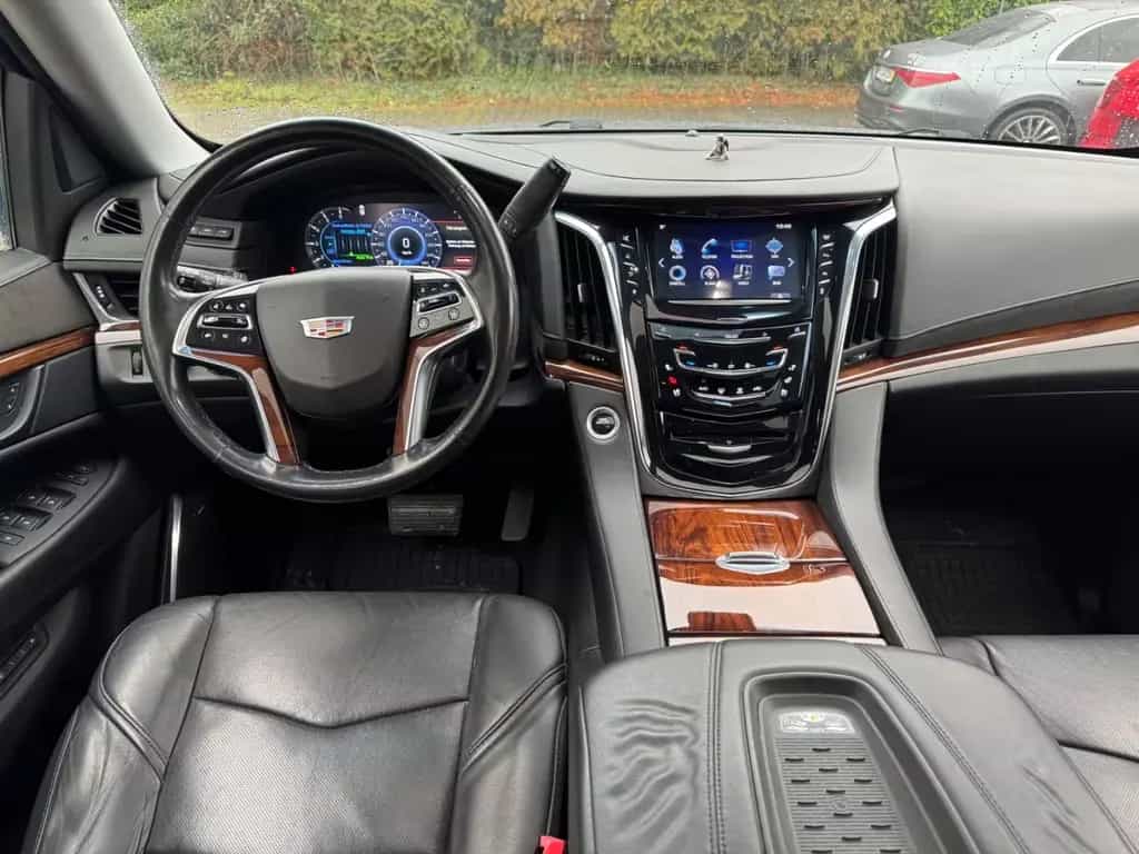 Cadillac Escalade GMT K2XL Platinum ESV*Lang*LPG 07/2017-photo-1