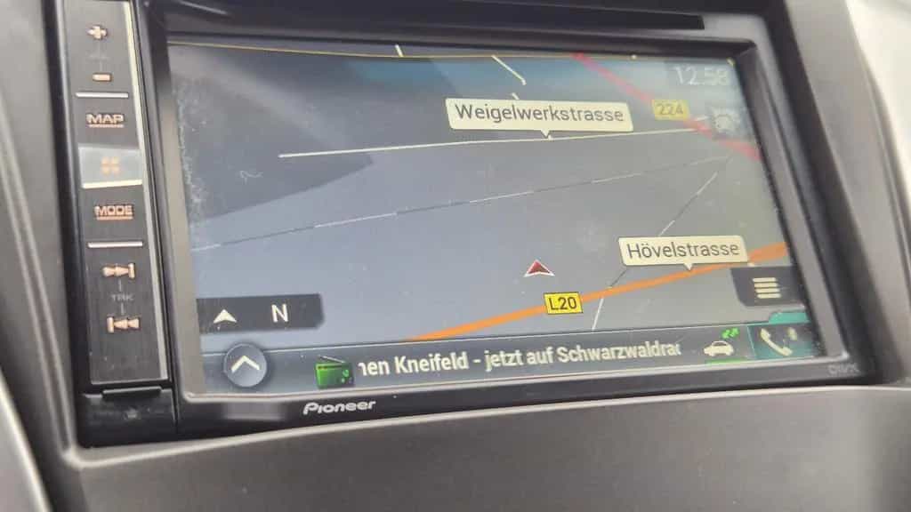 Ssangyong Korando 2.0 KAMERA/NAVI/4 x SHZ/ LEDER/ DAB/18" 07/2015-photo-12