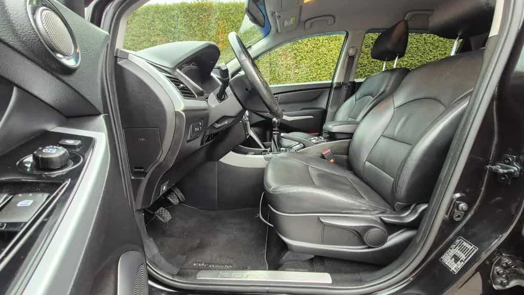 Ssangyong Korando 2.0 KAMERA/NAVI/4 x SHZ/ LEDER/ DAB/18" 07/2015-photo-18