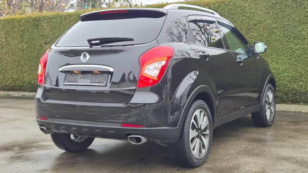 Ssangyong Korando 2.0 KAMERA/NAVI/4 x SHZ/ LEDER/ DAB/18" 07/2015-photo-3
