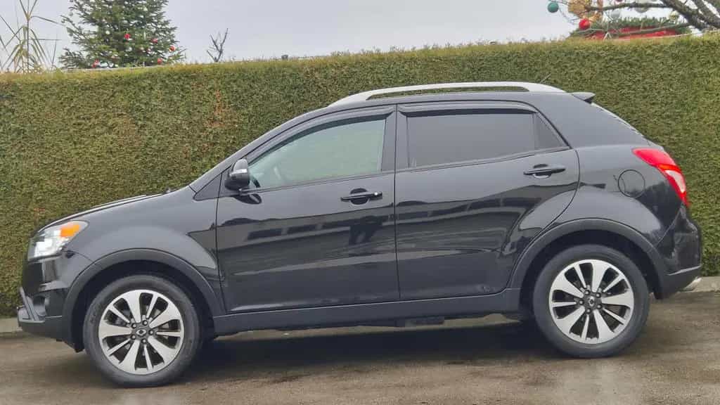 Ssangyong Korando 2.0 KAMERA/NAVI/4 x SHZ/ LEDER/ DAB/18" 07/2015-photo-6