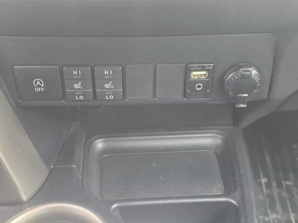 Toyota RAV 4 2.0 D-4D 1. Hand PDC Sitzheizung LM TÜV 27 03/2014-photo-10