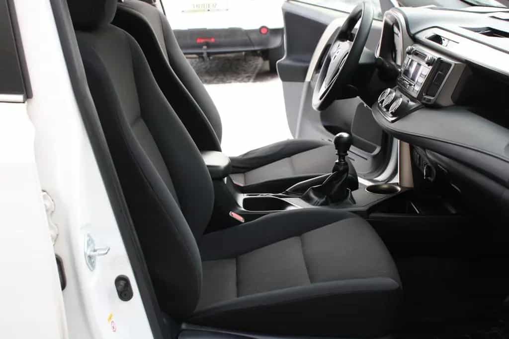Toyota RAV 4 2.0 D-4D 1. Hand PDC Sitzheizung LM TÜV 27 03/2014-photo-11