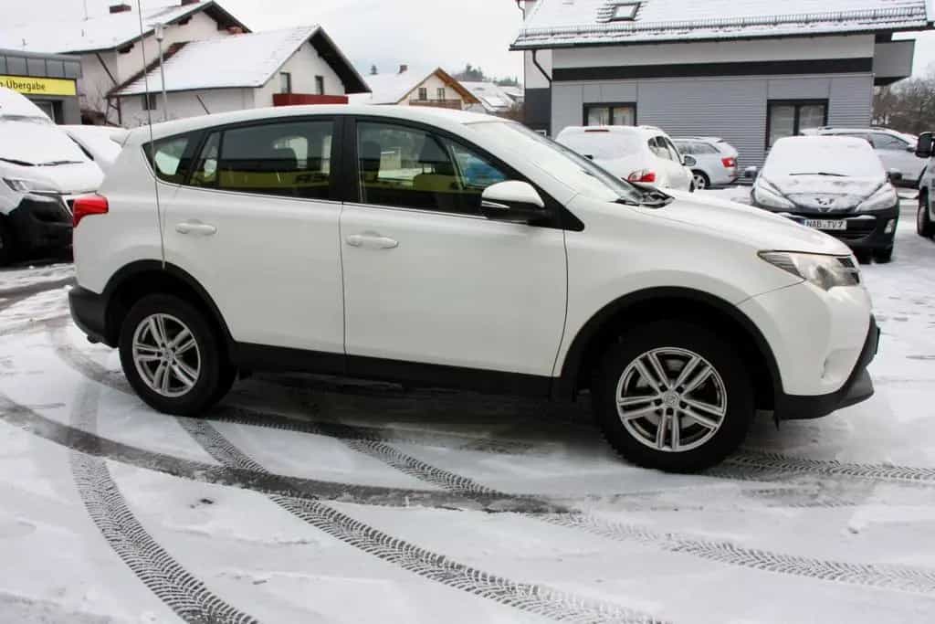 Toyota RAV 4 2.0 D-4D 1. Hand PDC Sitzheizung LM TÜV 27 03/2014-photo-21
