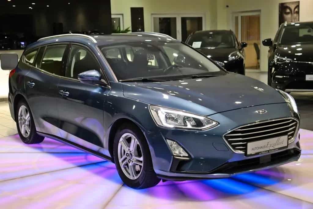 Ford Focus Turnier Automatik*ALU*LED*NAVI*SHZ*KLIMA* 06/2019-photo-1