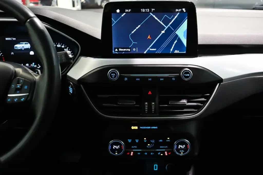 Ford Focus Turnier Automatik*ALU*LED*NAVI*SHZ*KLIMA* 06/2019-photo-25