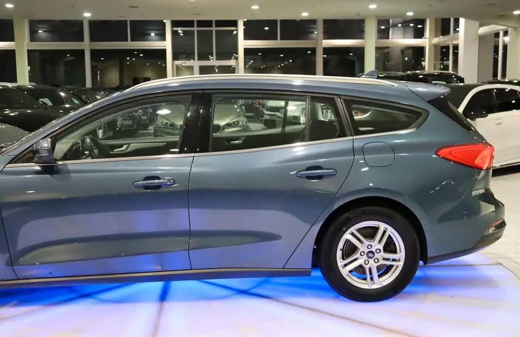 Ford Focus Turnier Automatik*ALU*LED*NAVI*SHZ*KLIMA* 06/2019-photo-3