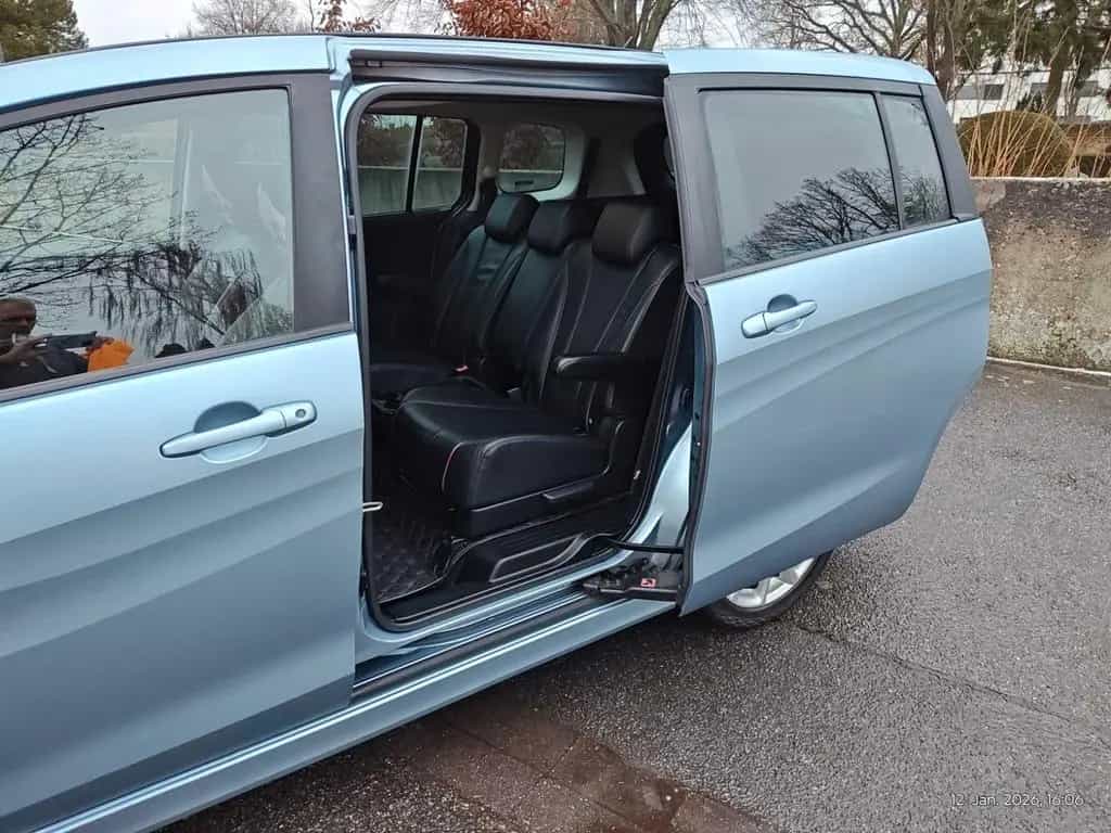 Mazda 5 2.0, SL, Leder, Automatik, elek. Schiebetüren 07/2012-photo-1