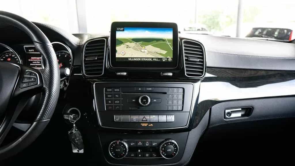 Mercedes-Benz GLE-Class 400 4Matic AMG*360°*PANO*LUFT*TOT*ACC 11/2017-photo-17