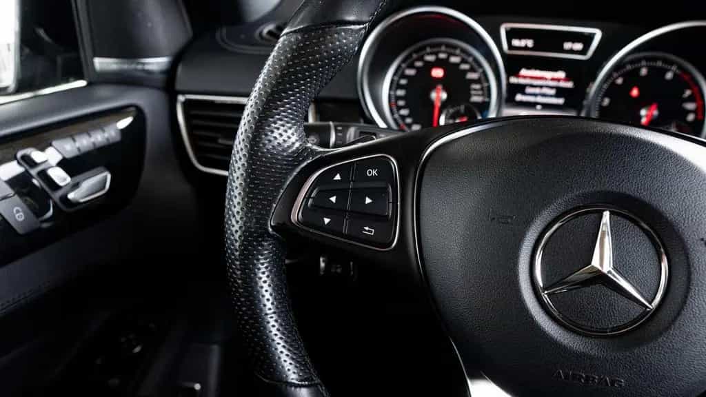 Mercedes-Benz GLE-Class 400 4Matic AMG*360°*PANO*LUFT*TOT*ACC 11/2017-photo-23