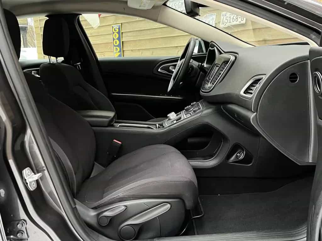 Chrysler 200 2,4L Klima Autom. Allwetter TÜV 05/2015-photo-26