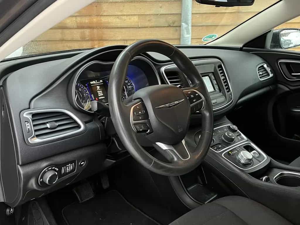 Chrysler 200 2,4L Klima Autom. Allwetter TÜV PDC 10/2014-photo-17