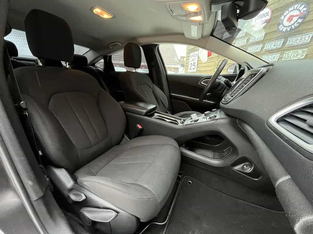 Chrysler 200 2,4L Klima Autom. Allwetter TÜV PDC 10/2014-photo-27