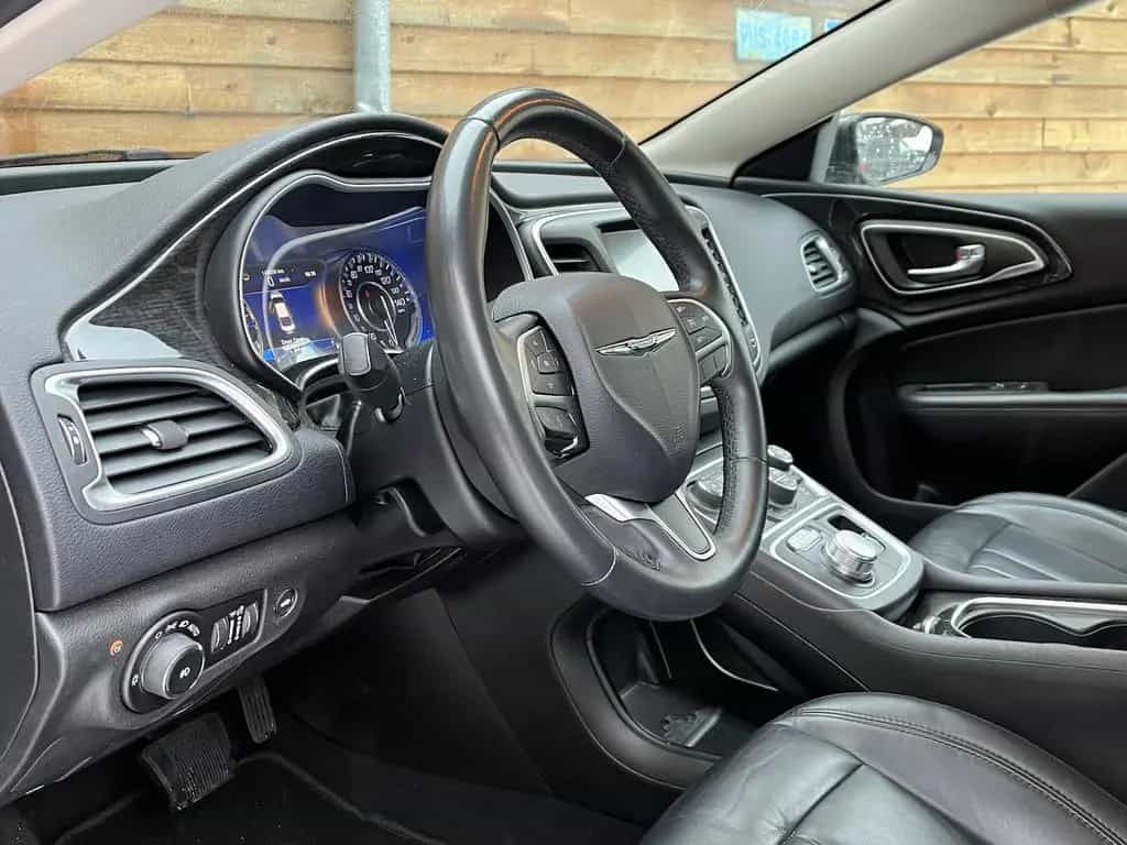 Chrysler 200 3.6L Navi Leder Kamera TÜV Alpine 08/2014-photo-17