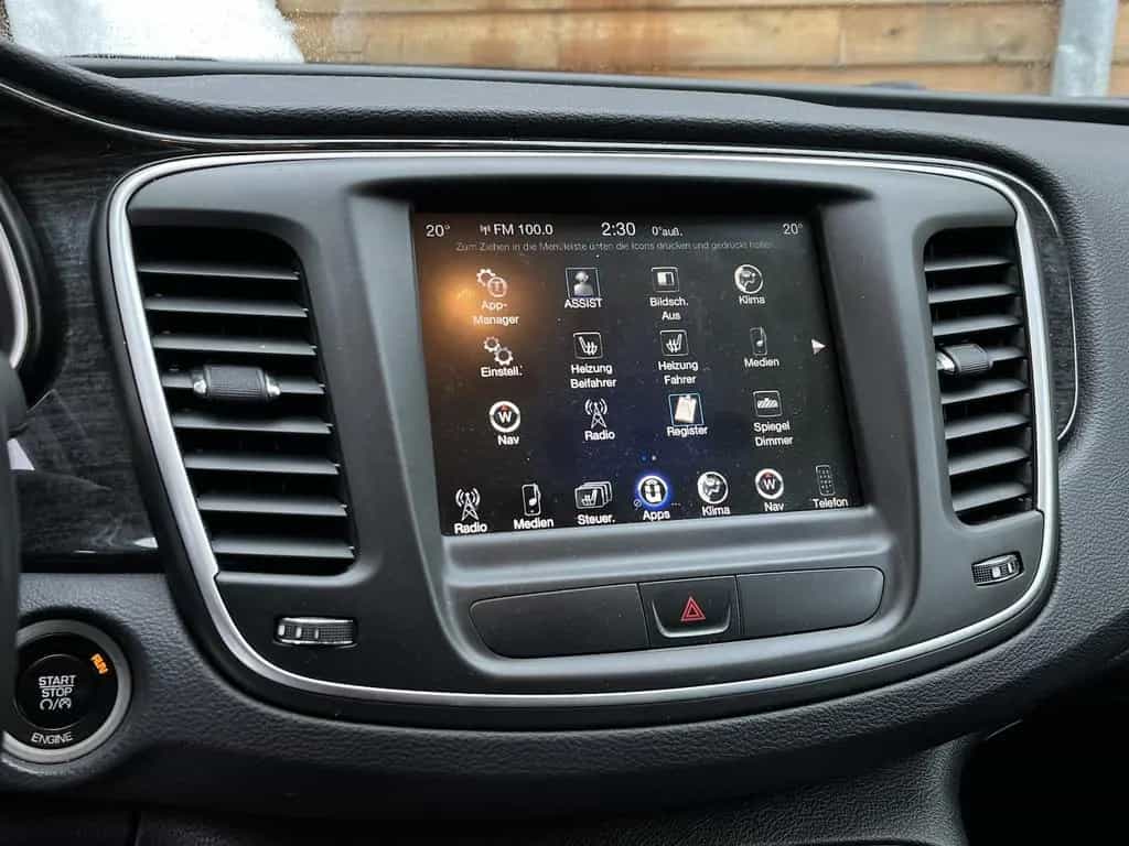 Chrysler 200 3.6L Navi Leder Kamera TÜV Alpine 08/2014-photo-21