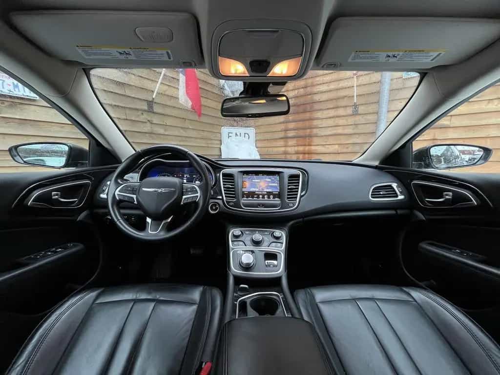 Chrysler 200 3.6L Navi Leder Kamera TÜV Alpine 08/2014-photo-24