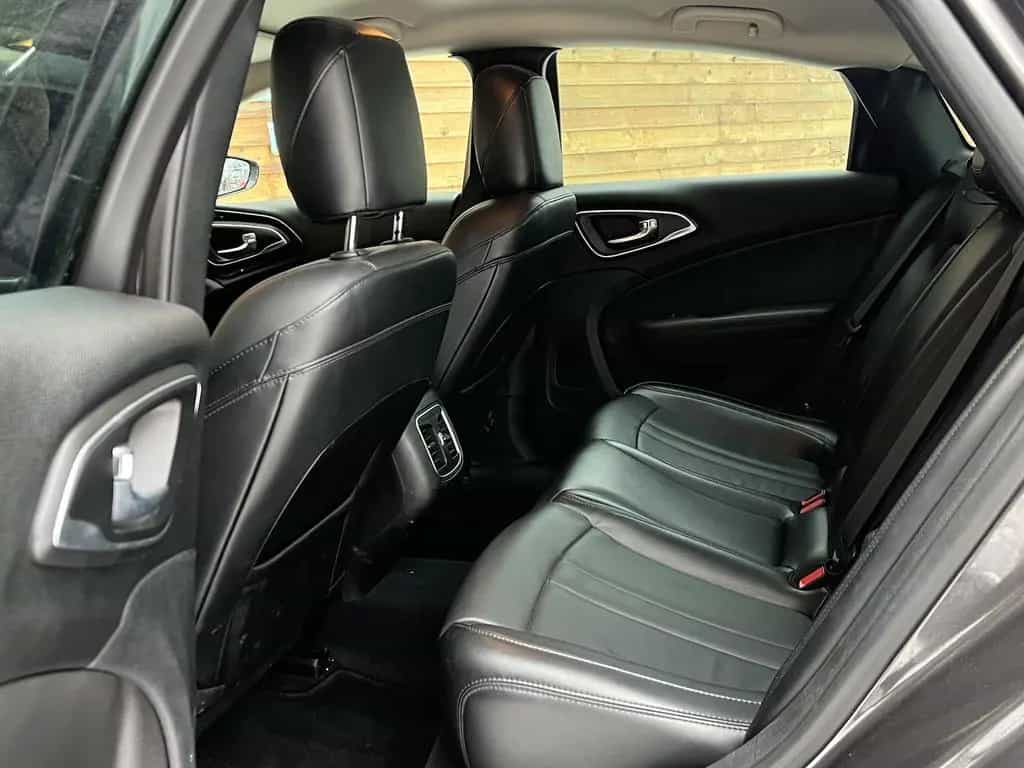 Chrysler 200 3.6L Navi Leder Kamera TÜV Alpine 08/2014-photo-25