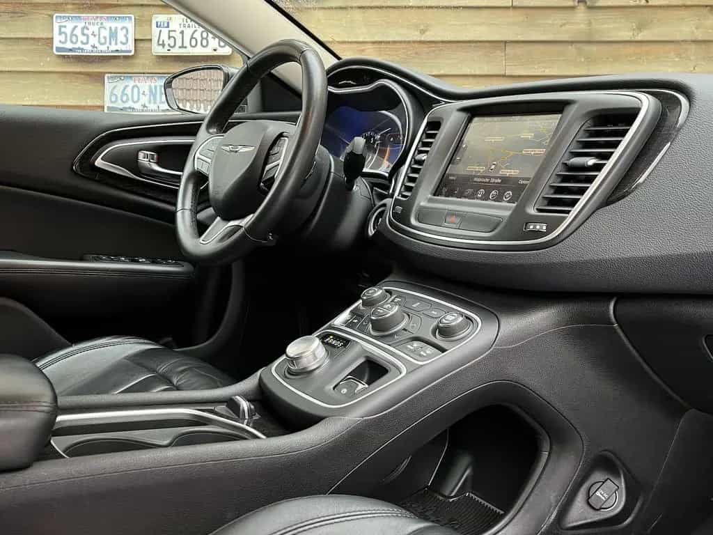 Chrysler 200 3.6L Navi Leder Kamera TÜV Alpine 08/2014-photo-26