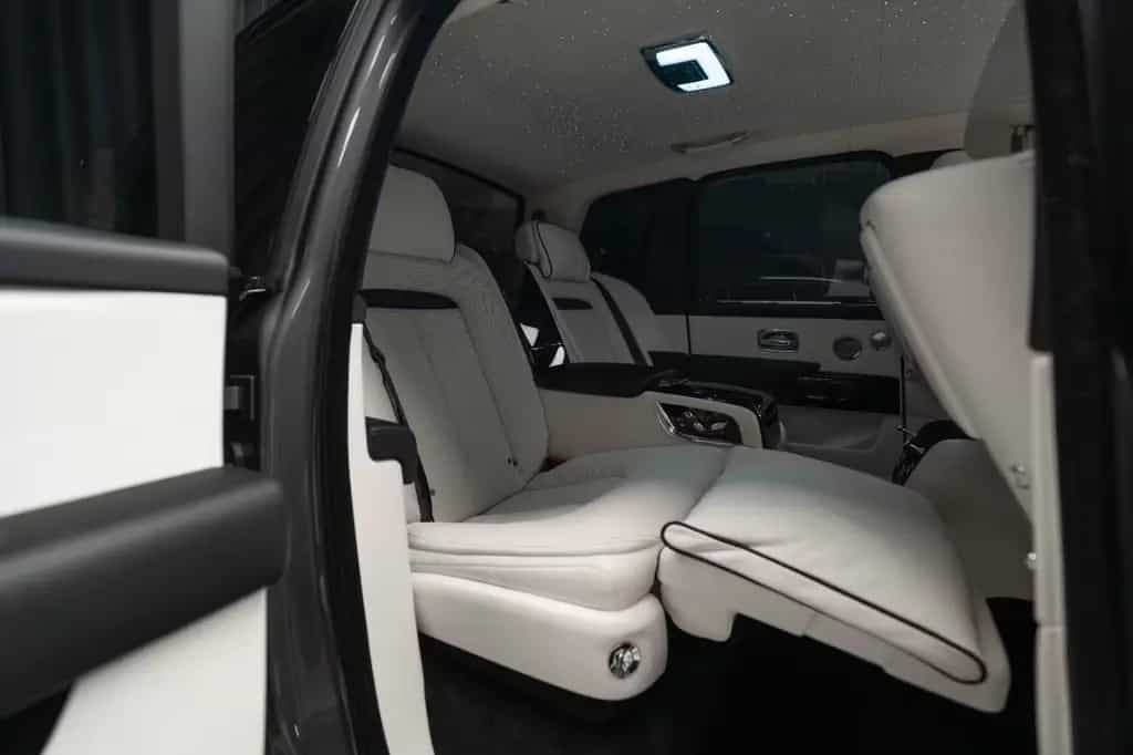 Rolls-Royce Cullinan - 01/2022-photo-14