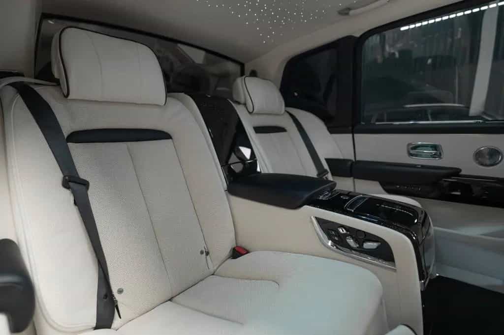 Rolls-Royce Cullinan - 01/2022-photo-15