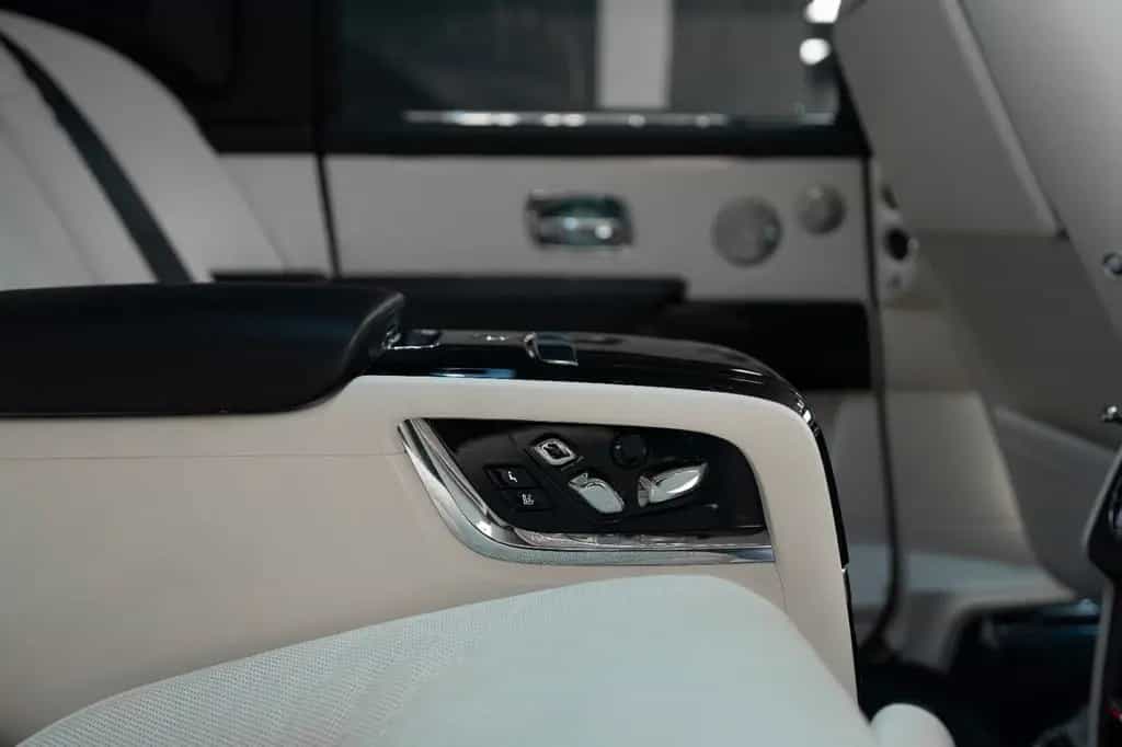 Rolls-Royce Cullinan - 01/2022-photo-17