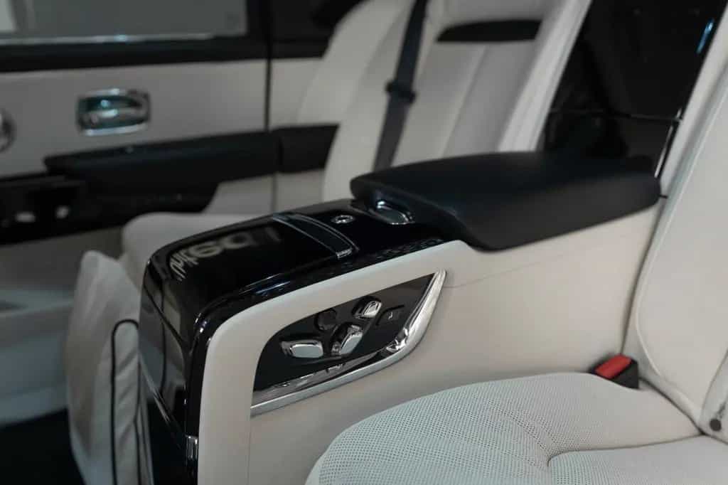 Rolls-Royce Cullinan - 01/2022-photo-36