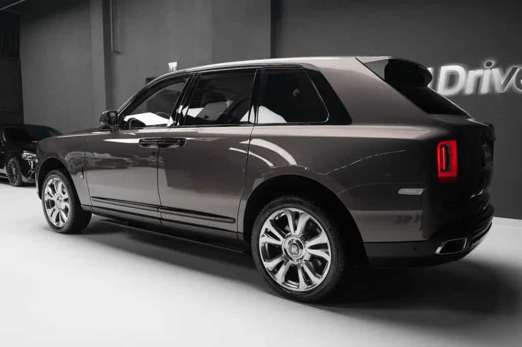 Rolls-Royce Cullinan - 01/2022-photo-4