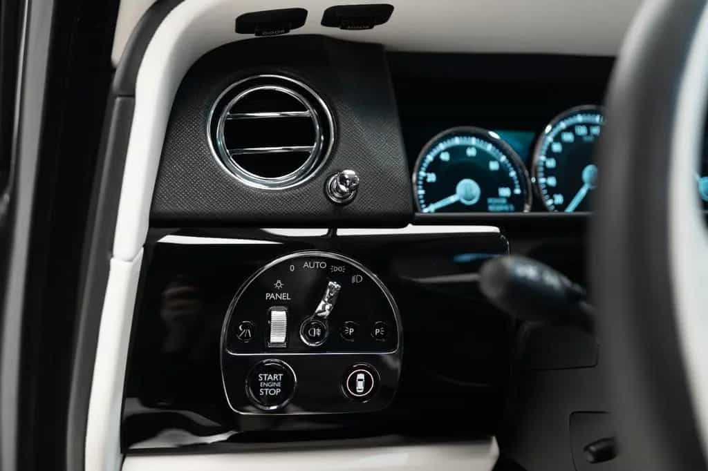Rolls-Royce Cullinan - 01/2022-photo-43
