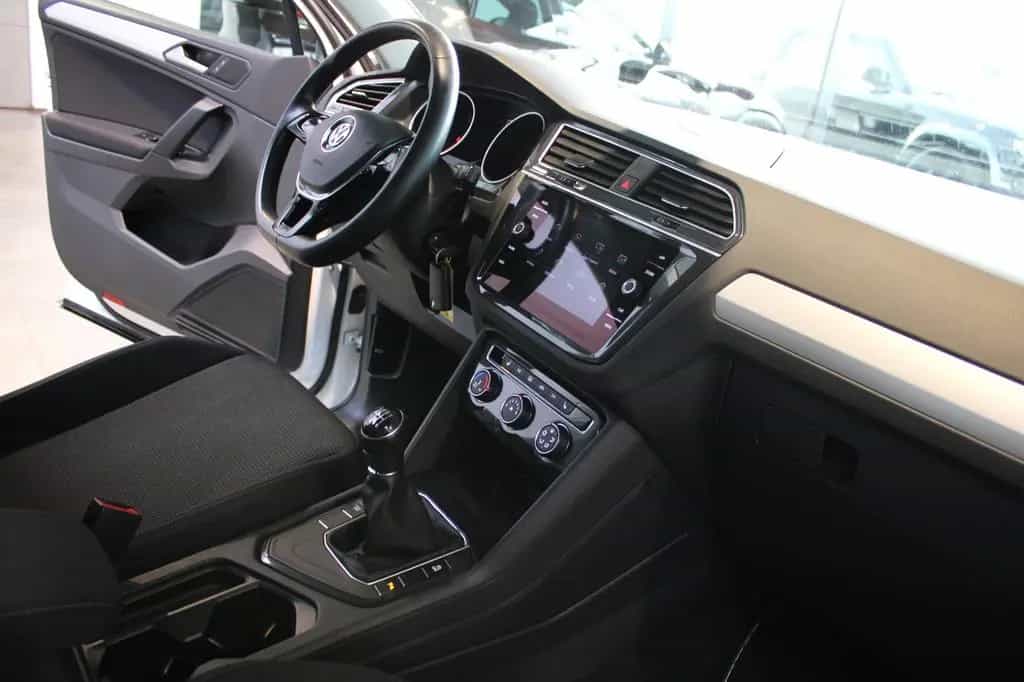 Volkswagen Tiguan 1.5 TSI ACT + CARPLAY + 8-FACH + 1.HAND! 08/2019-photo-5