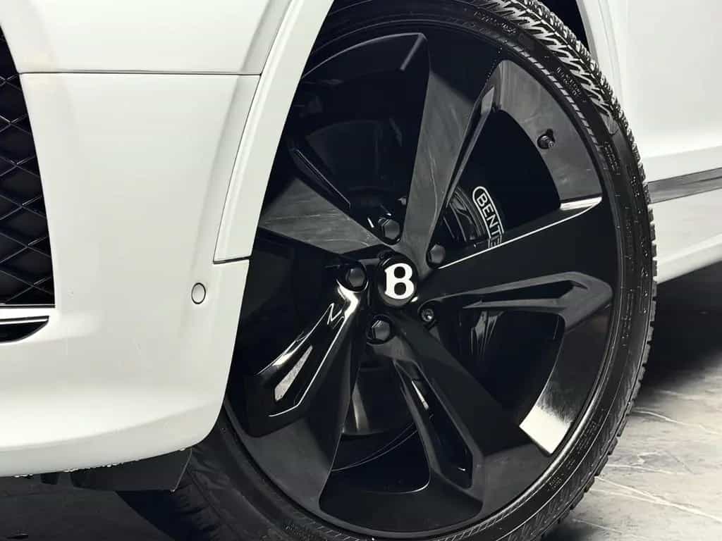 Bentley Bentayga V8 EWB BLACKLINE PANO NAIM 22" FULL PPF 01/2024-photo-16