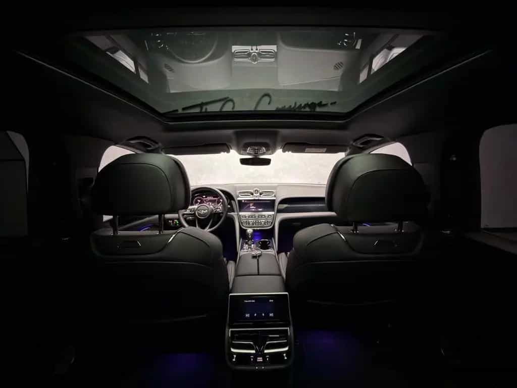 Bentley Bentayga V8 EWB BLACKLINE PANO NAIM 22" FULL PPF 01/2024-photo-20