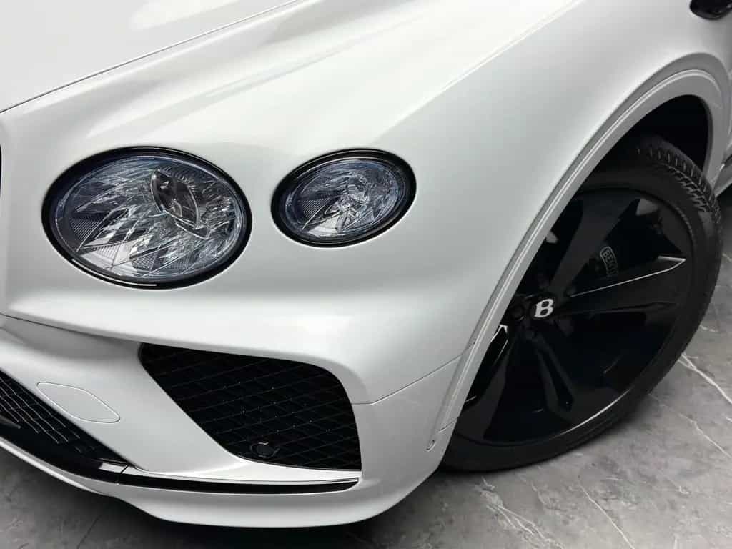 Bentley Bentayga V8 EWB BLACKLINE PANO NAIM 22" FULL PPF 01/2024-photo-29