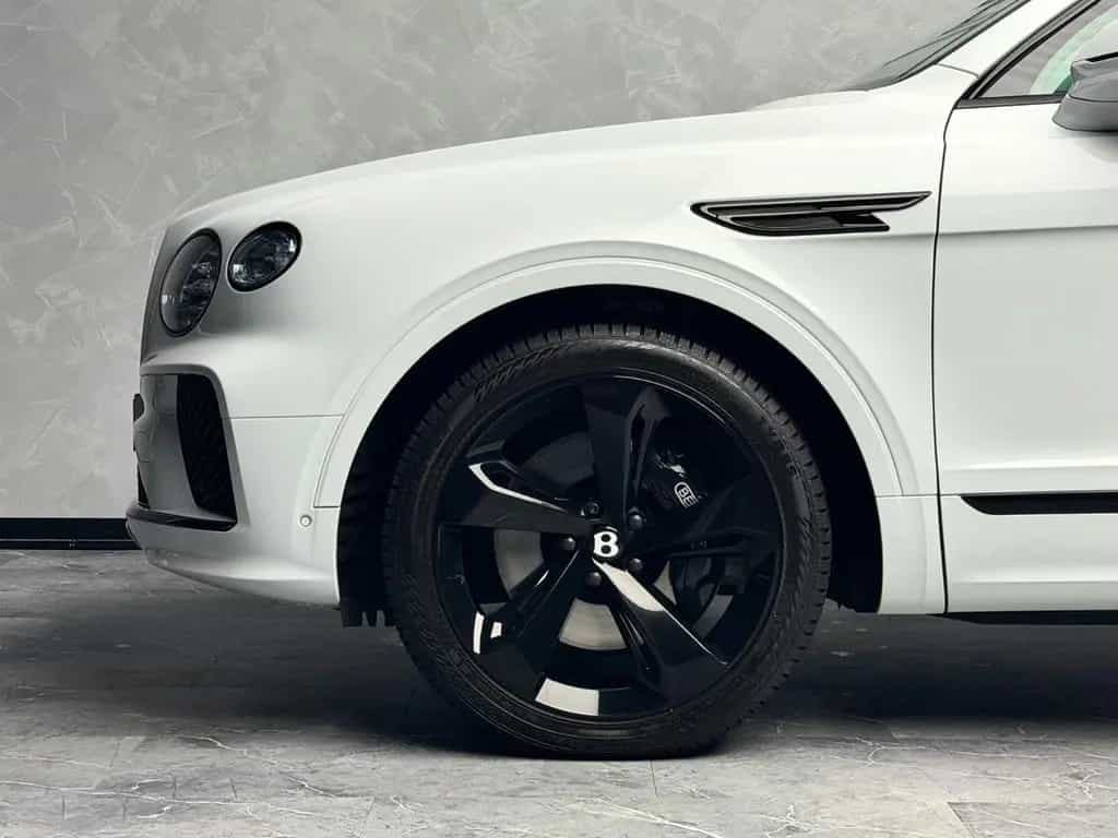 Bentley Bentayga V8 EWB BLACKLINE PANO NAIM 22" FULL PPF 01/2024-photo-30