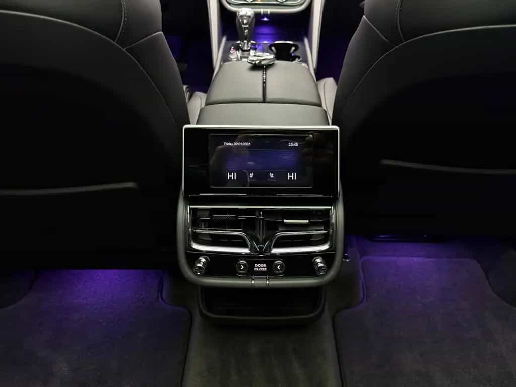 Bentley Bentayga V8 EWB BLACKLINE PANO NAIM 22" FULL PPF 01/2024-photo-35